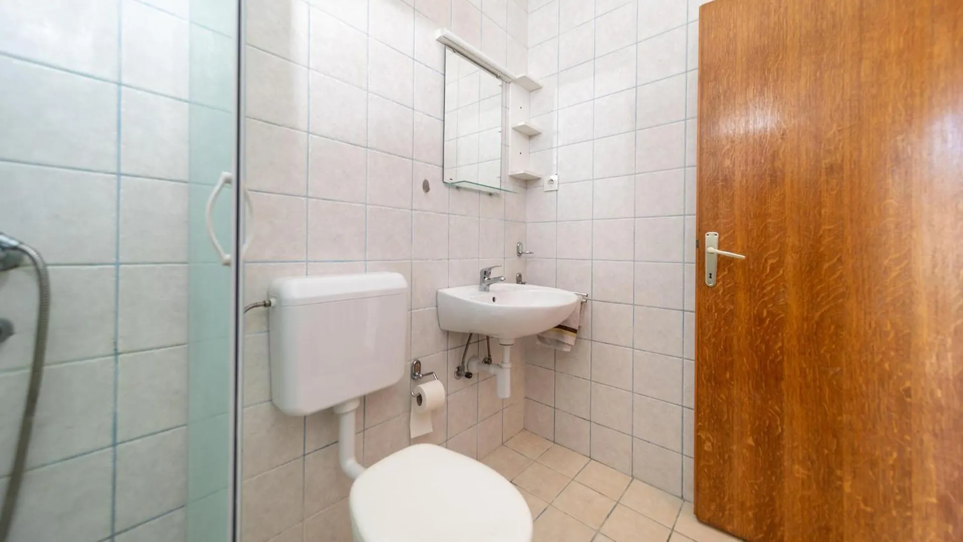 Lovely Apartment In Barbat Na Rabu With Kitchen Croatia