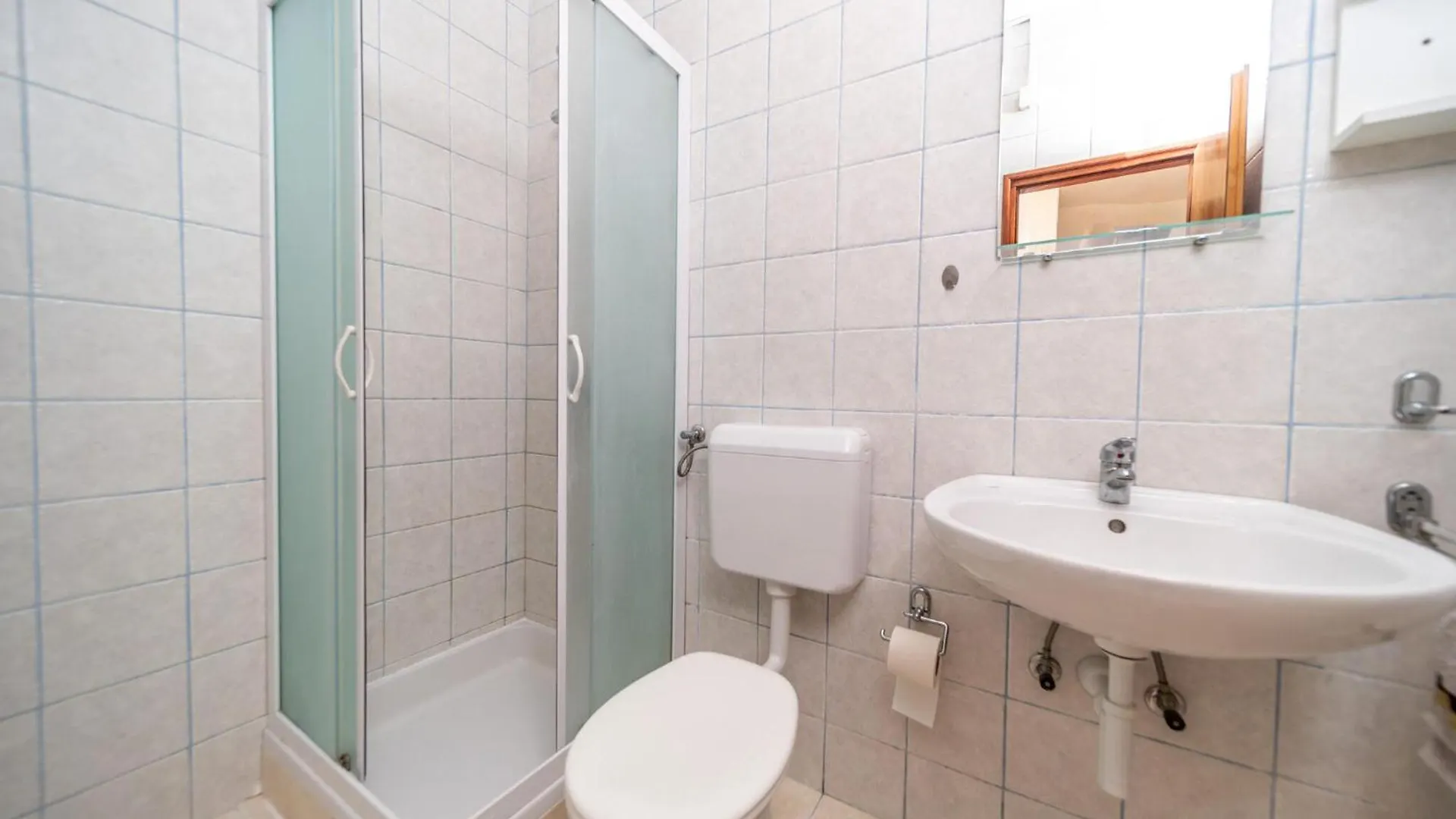 Lovely Apartment In Barbat Na Rabu With Kitchen