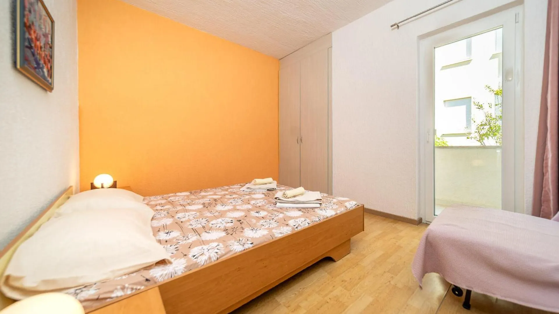 Lovely Apartment In Barbat Na Rabu With Kitchen 0*,