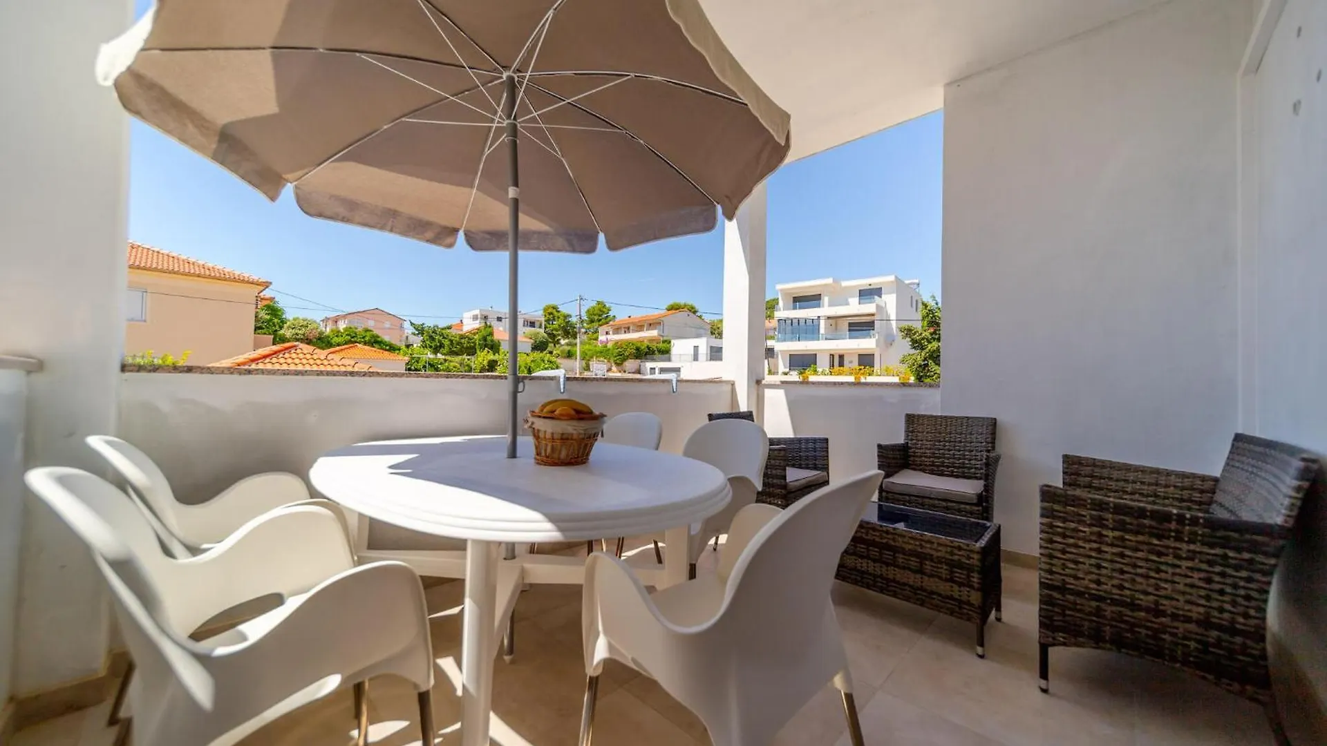 Lovely Apartment In Barbat Na Rabu With Kitchen