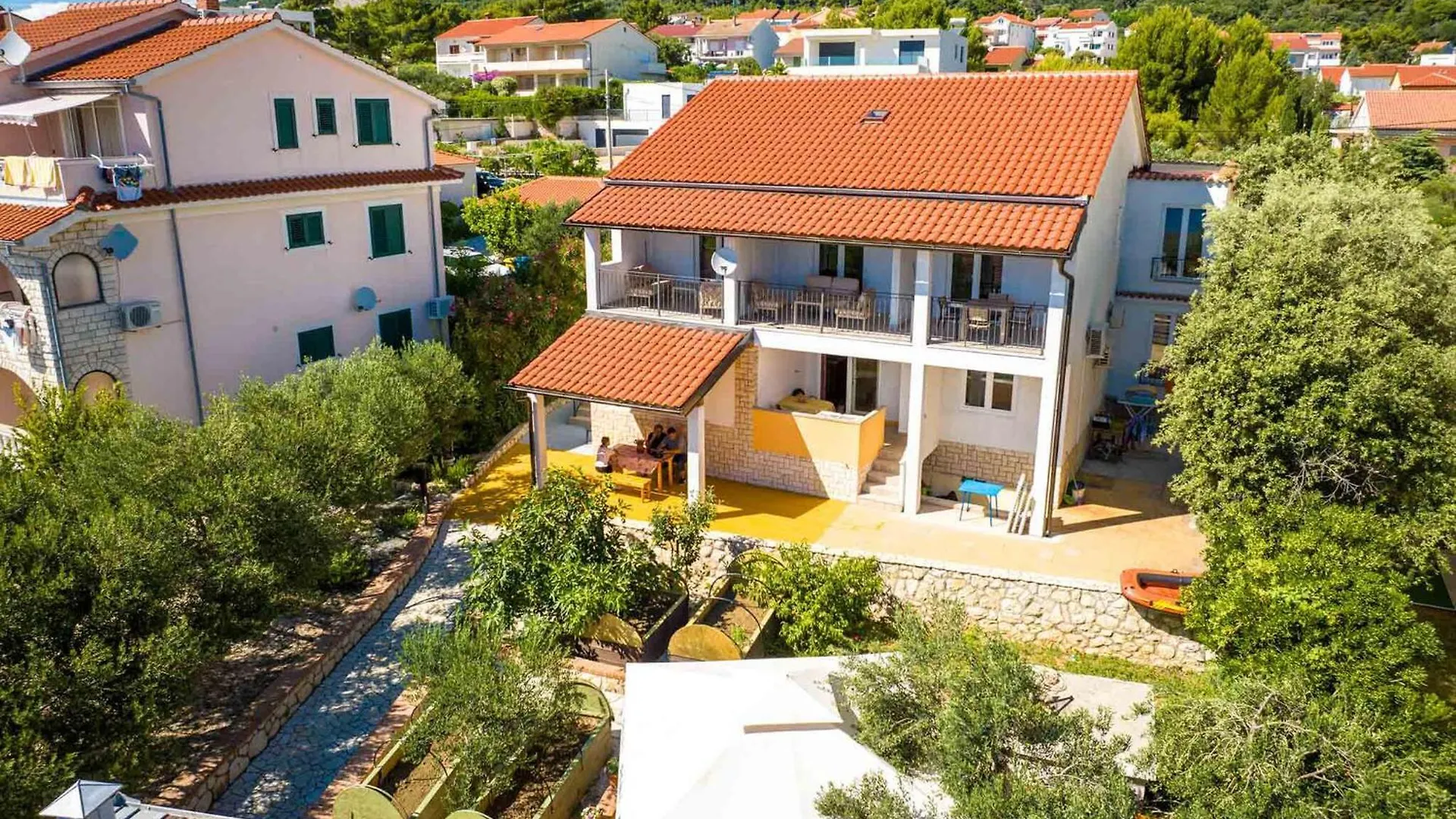 Lovely Apartment In Barbat Na Rabu With Kitchen 0*,